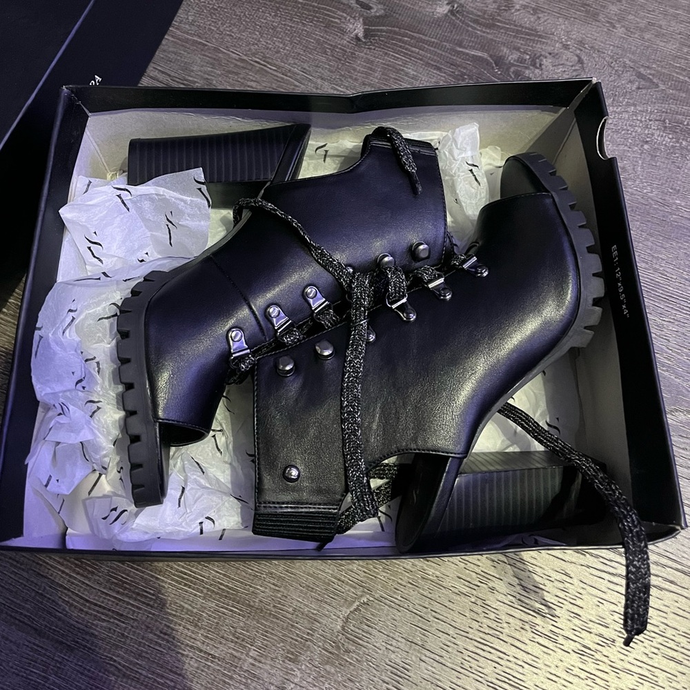 black vera wang heels